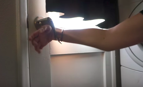 Steph opening door
