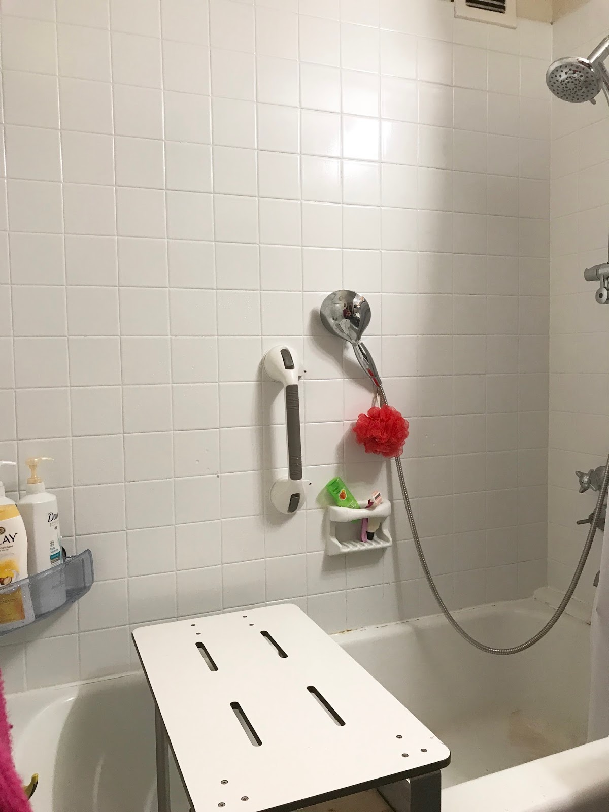 picture of kelly's shower set up